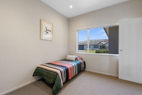 Photo of property in 10 Sampson Avenue, Waiwhakaiho, New Plymouth, 4312