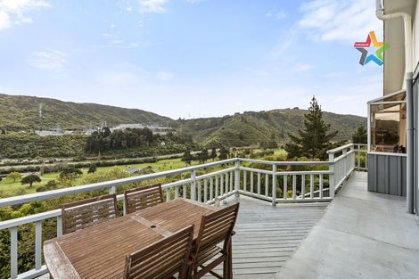 Photo of property in 33 Kingsley Street, Stokes Valley, Lower Hutt, 5019