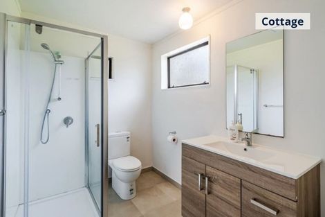 Photo of property in 19 Chivalry Road, Glenfield, Auckland, 0629