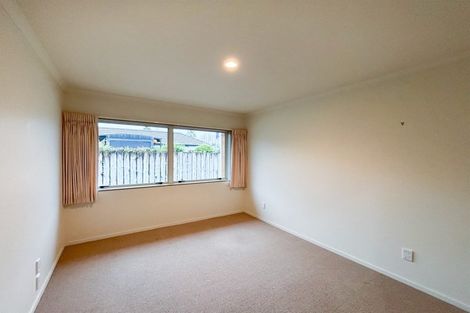Photo of property in 15 Roderick Place, Rototuna, Hamilton, 3210