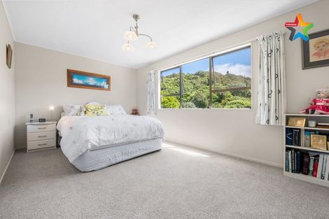 Photo of property in 3a Panorama Grove, Harbour View, Lower Hutt, 5010