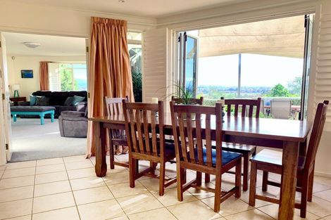 Photo of property in 15 Woodford Heights, Havelock North, 4130