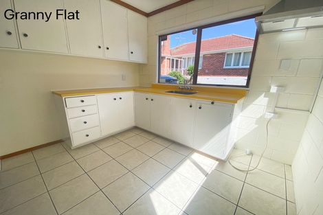 Photo of property in 237 Te Atatu Road, Te Atatu South, Auckland, 0610