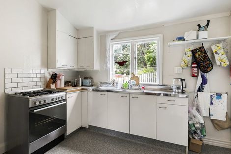 Photo of property in 3-5 Knoll Street, Island Bay, Wellington, 6023