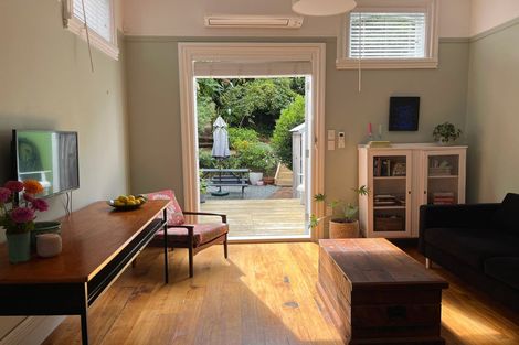 Photo of property in 172 Aro Street, Aro Valley, Wellington, 6021
