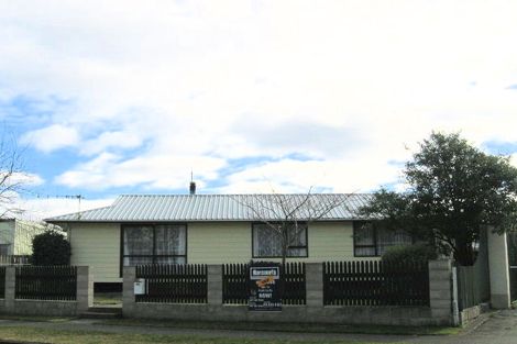 Photo of property in 84 Atherfold Crescent, Greenmeadows, Napier, 4112