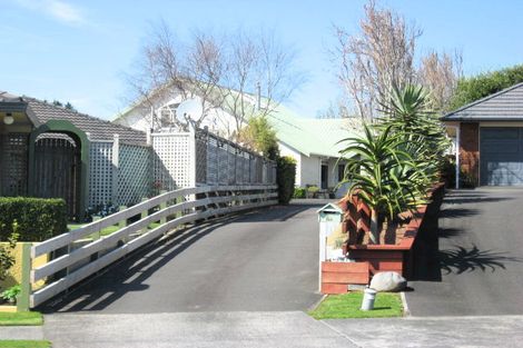 Photo of property in 6a Frank Frethey Place, Highlands Park, New Plymouth, 4312