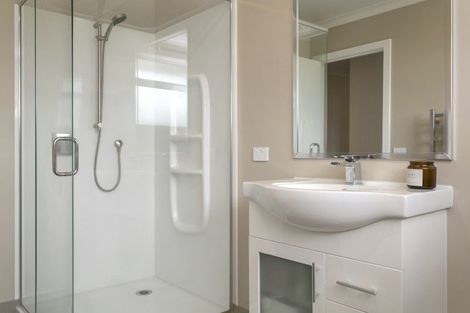 Photo of property in 19 Montgomery Crescent, Kinloch, Taupo, 3377