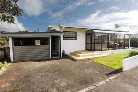 Photo of property in 10 Stuart Place, Blagdon, New Plymouth, 4310