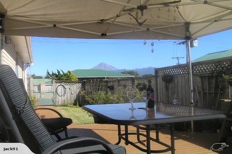 Photo of property in 5a Simons Street, Moturoa, New Plymouth, 4310