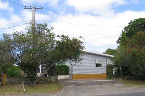 Photo of property in 1/48a Rangatira Road, Beach Haven, Auckland, 0626