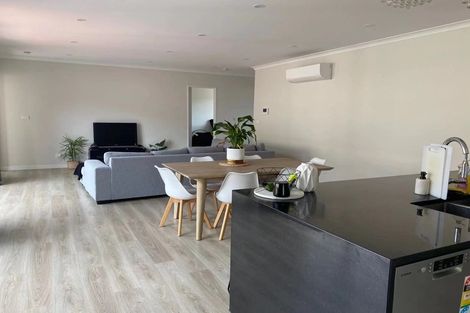 Photo of property in 12 Mamuku Drive, Massey, Auckland, 0614