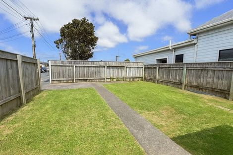 Photo of property in 144 Rongotai Road, Kilbirnie, Wellington, 6022