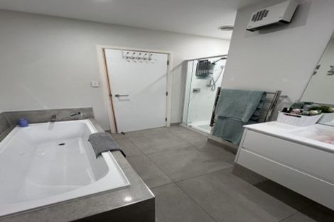 Photo of property in 117 Blighs Road, Strowan, Christchurch, 8052