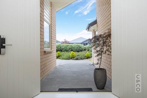 Photo of property in 16 Fruitlands Road, Kumeu, 0810