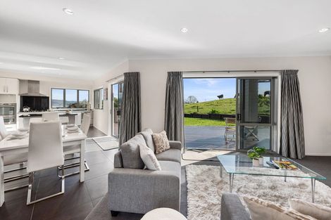 Photo of property in 10 Butler Place, Lynmore, Rotorua, 3010