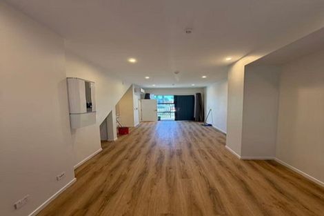 Photo of property in 6/1 Kaponga Crescent, New Lynn, Auckland, 0600