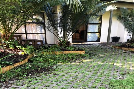 Photo of property in 45 Ravenwood Drive, Forrest Hill, Auckland, 0620