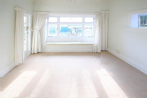 Photo of property in 4 Westmere Crescent, Westmere, Auckland, 1022