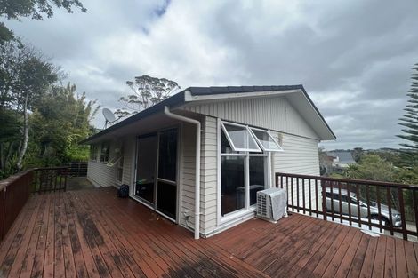 Photo of property in 11 Holt Avenue, Torbay, Auckland, 0630
