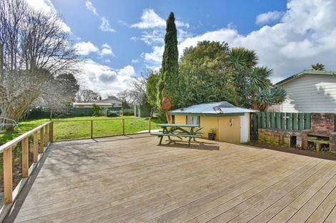Photo of property in 24 Waterview Road West, Stanley Point, Auckland, 0624