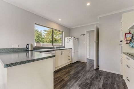 Photo of property in 27 Browning Crescent, Stoke, Nelson, 7011