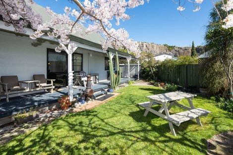 Photo of property in 2/49a Main Road, Redcliffs, Christchurch, 8081