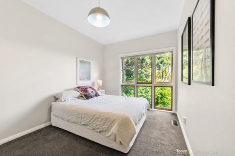 Photo of property in 27 Beacon Hill Road, Strathmore Park, Wellington, 6022