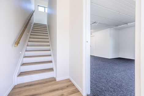 Photo of property in 1/94 Target Road, Totara Vale, Auckland, 0629