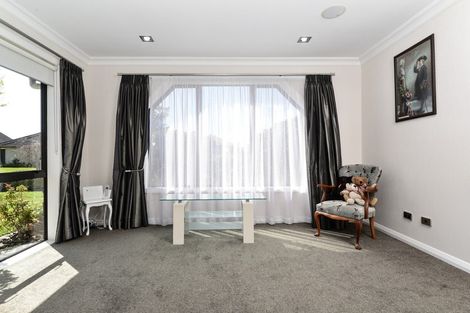 Photo of property in 20 The Esplanade, Huntington, Hamilton, 3210