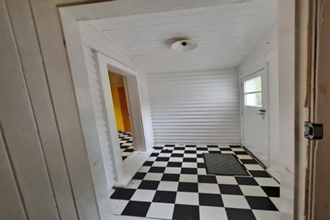 Photo of property in 22 Bracken Street, New Plymouth, 4310