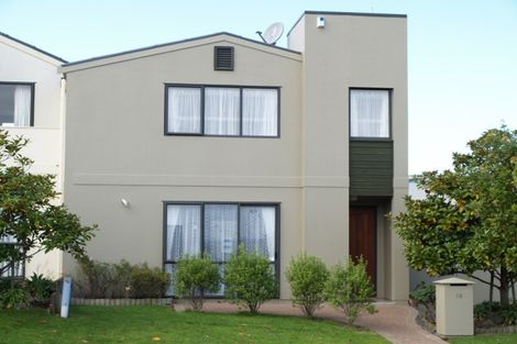 Photo of property in 18 Faldo Drive, Golflands, Auckland, 2013