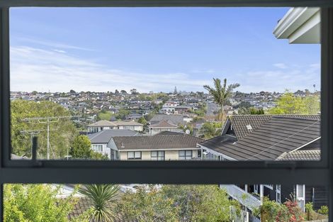 Photo of property in 24 Gulf Crest, Bucklands Beach, Auckland, 2012