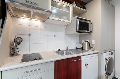 Photo of property in Atrium Apartments, 2h/154 The Terrace, Wellington Central, Wellington, 6011