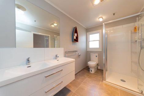 Photo of property in 21 Ongo Road, Hunterville, 4730