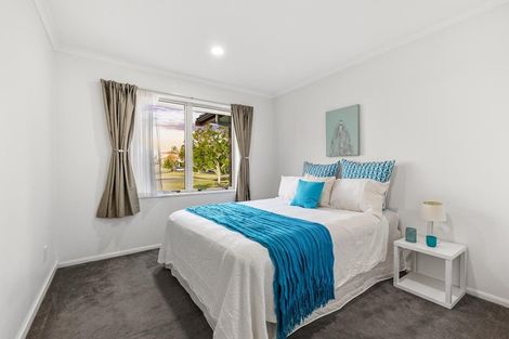 Photo of property in 16 Semillon Avenue, Henderson, Auckland, 0612