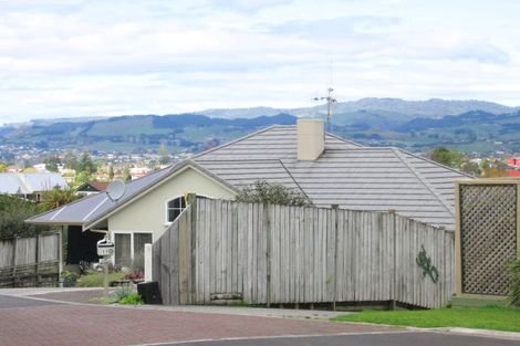 Photo of property in 17 Bell Common Close, Bethlehem, Tauranga, 3110