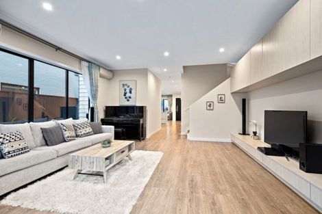 Photo of property in 14 Sacred Kingfisher Road, Hobsonville, Auckland, 0616