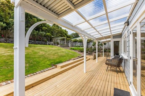 Photo of property in 12 Woburn Road, Northland, Wellington, 6012