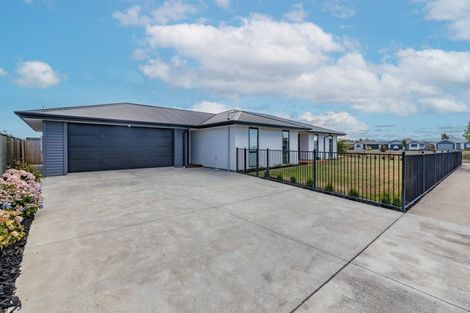 Photo of property in 6 Awatere Street, Pegasus, 7612