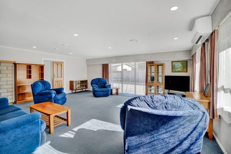 Photo of property in 37 Kowhai Street, Inglewood, 4330