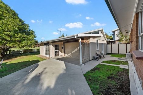 Photo of property in 11 Fiona Place, Dinsdale, Hamilton, 3204