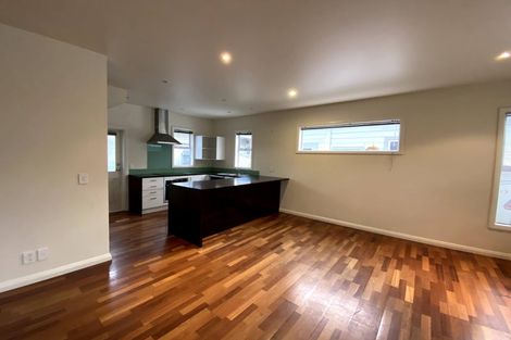 Photo of property in 39 Te Wharepouri Street, Berhampore, Wellington, 6023