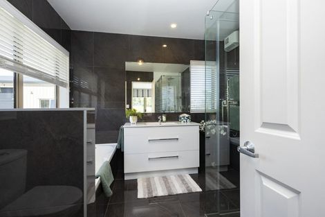 Photo of property in 35 Terry Smyth Drive, Kumeu, 0892