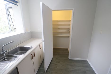 Photo of property in 2/663 Beach Road, Rothesay Bay, Auckland, 0630