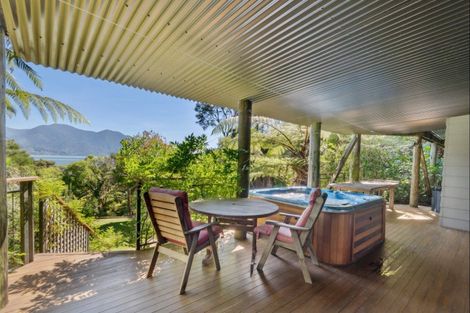 Photo of property in 28 Moetapu Bay Road, Moetapu Bay, Picton, 7282