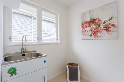 Photo of property in 21 Compton Street, Hillcrest, Auckland, 0627