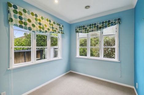 Photo of property in 54 Collins Avenue, Tawa, Wellington, 5028