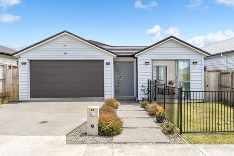 Photo of property in 24 Tarras Road, Kumeu, 0810