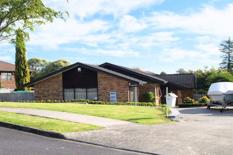 Photo of property in 15 Fieldstone Court, Northpark, Auckland, 2013